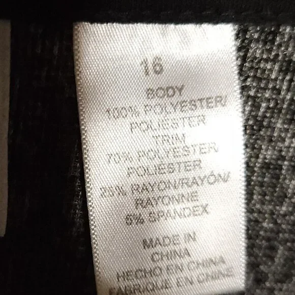 Alfred Dunner Black Grey Faux Fur Full Zip Knit Top 16 - Picture 6 of 6